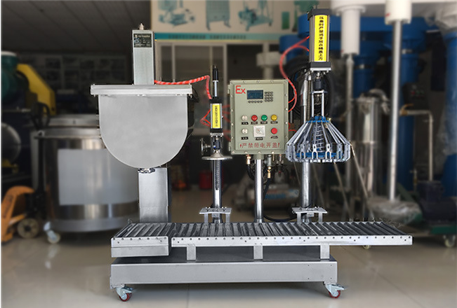 壓蓋機(jī)專門針對(duì)頻繁更換包裝規(guī)格的需要而設(shè)計(jì)，具有雙壓蓋功能