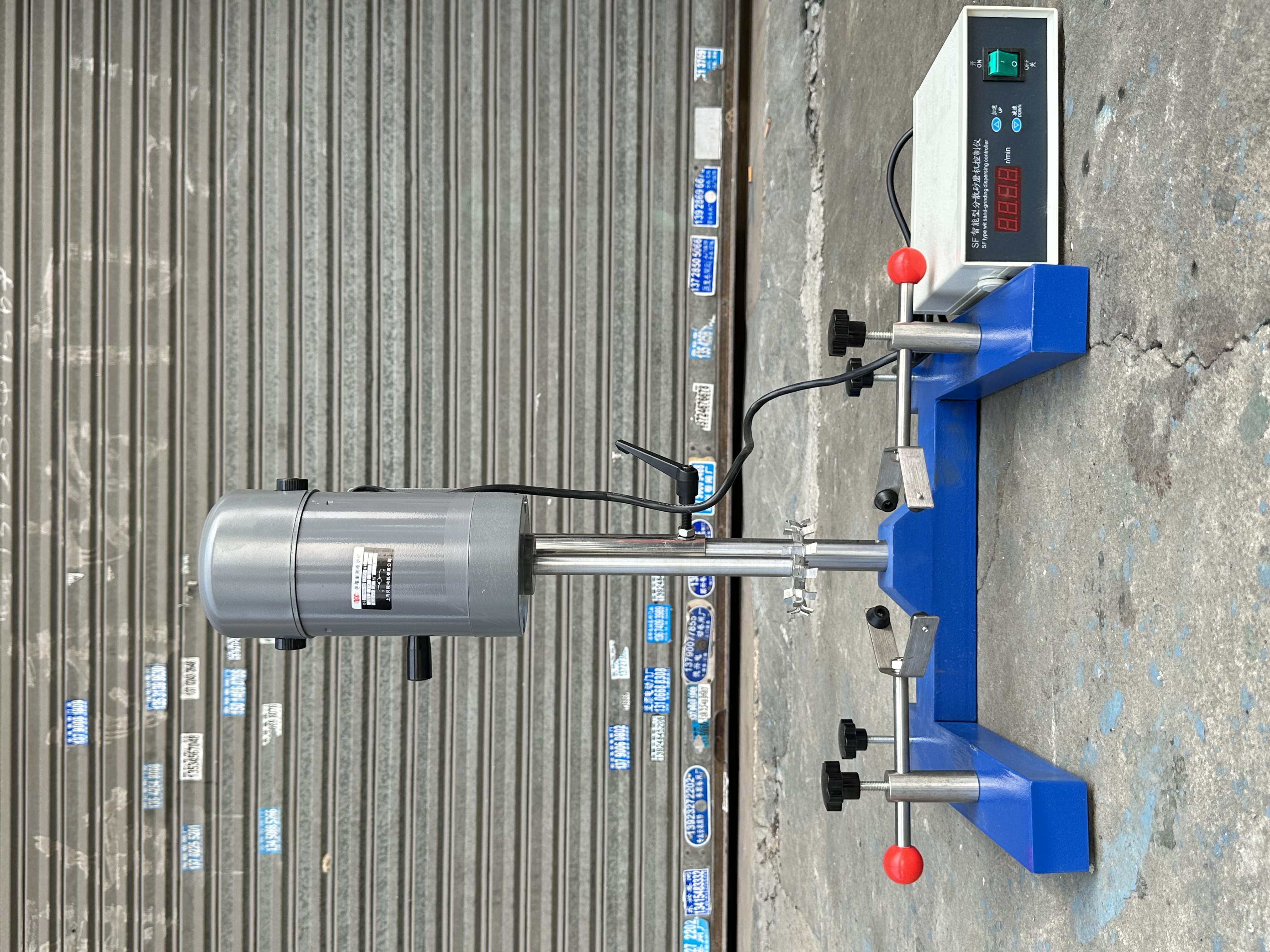 在使用實(shí)驗(yàn)室分散機(jī)的過程中應(yīng)注意的事項(xiàng)？