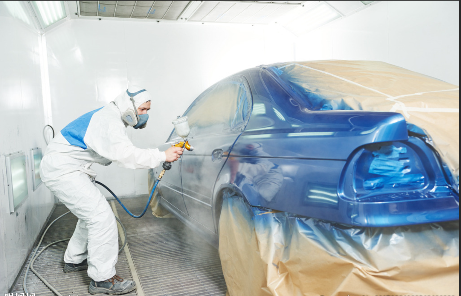 汽車油漆是主要是為了保護(hù)車體不被腐蝕，其次還能增加車的美觀程度，是大多車主張揚個性的一種表現(xiàn)方式。