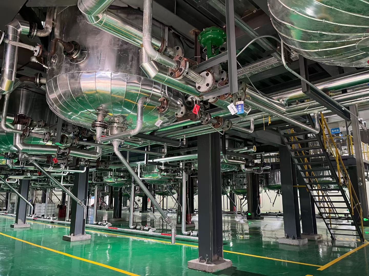 湖南 婁底 反應釜 及鋼結構平臺 管道及生產平臺EPC(圖4)