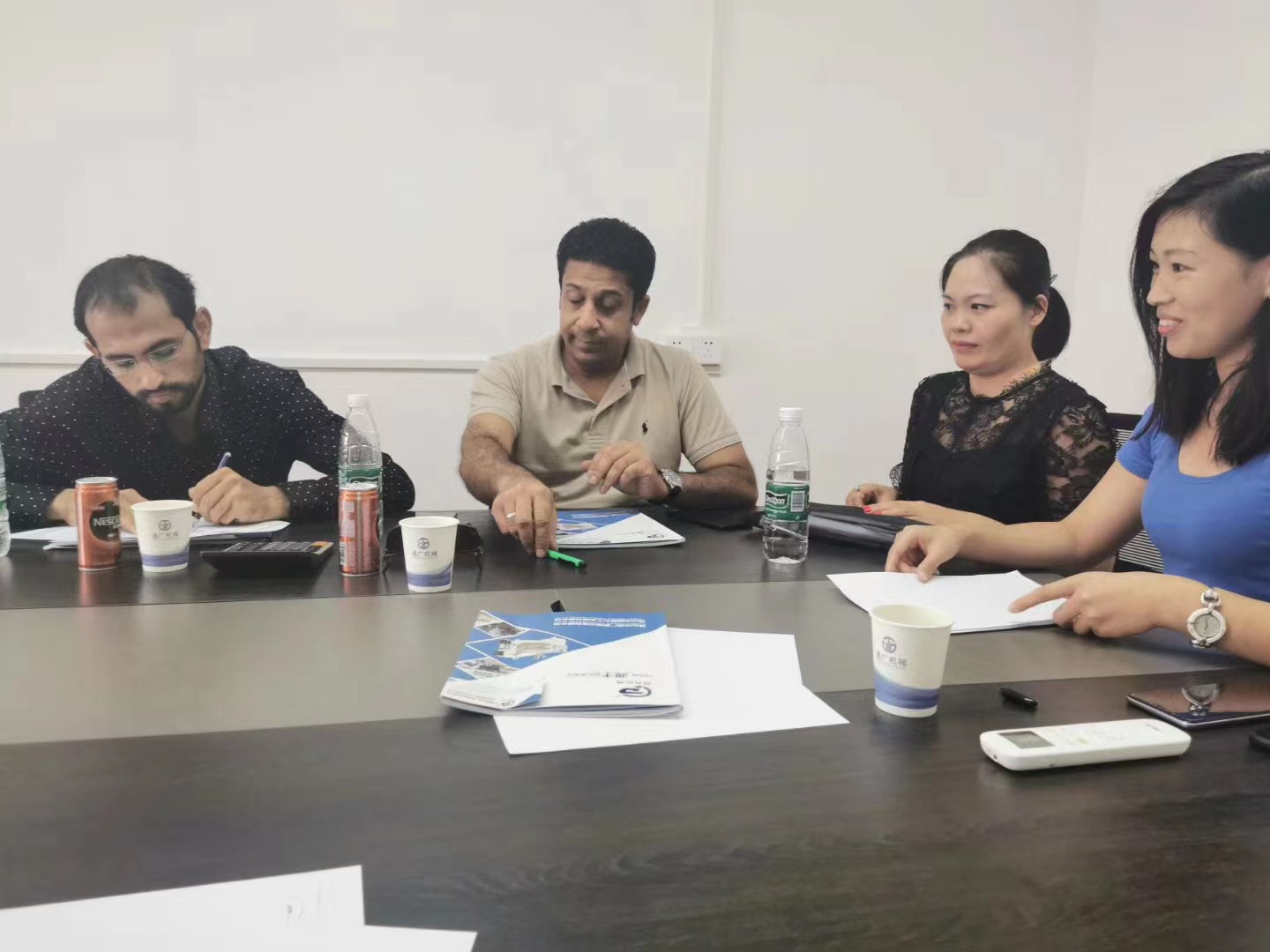 發(fā)往 迪拜 阿聯(lián)酋 高速分散機 及蝶式攪拌機采購項目(圖2)