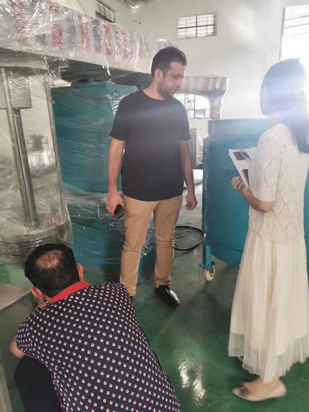 發(fā)往 迪拜 阿聯(lián)酋 高速分散機 及蝶式攪拌機采購項目(圖4)