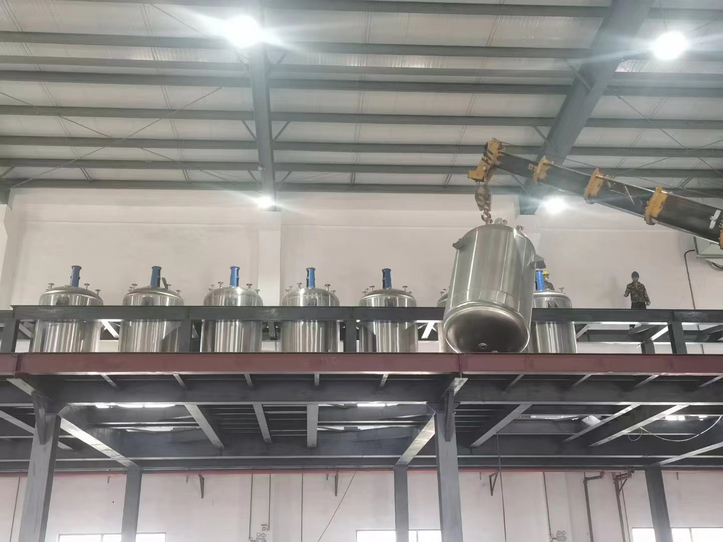 惠州市 農(nóng)業(yè)醫(yī)藥科技有限公司 反應(yīng)釜生產(chǎn)線(xiàn) 工程案例(圖3)